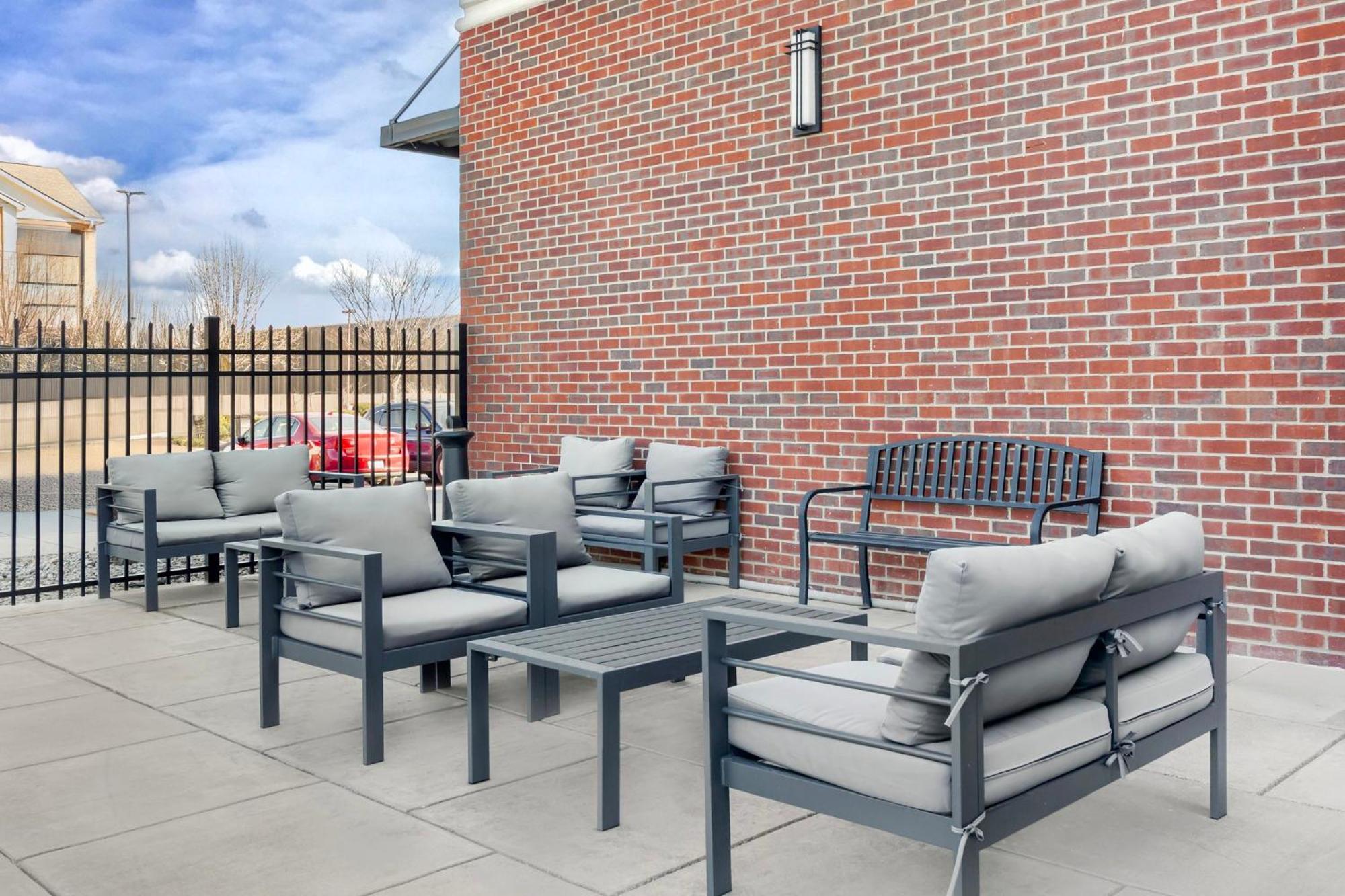 Holiday Inn Louisville Airport South By Ihg Екстериор снимка