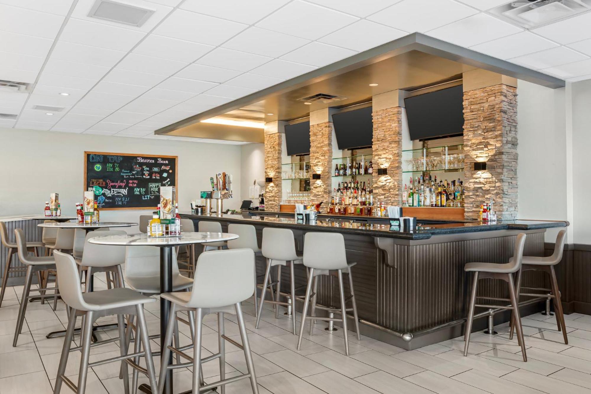 Holiday Inn Louisville Airport South By Ihg Екстериор снимка